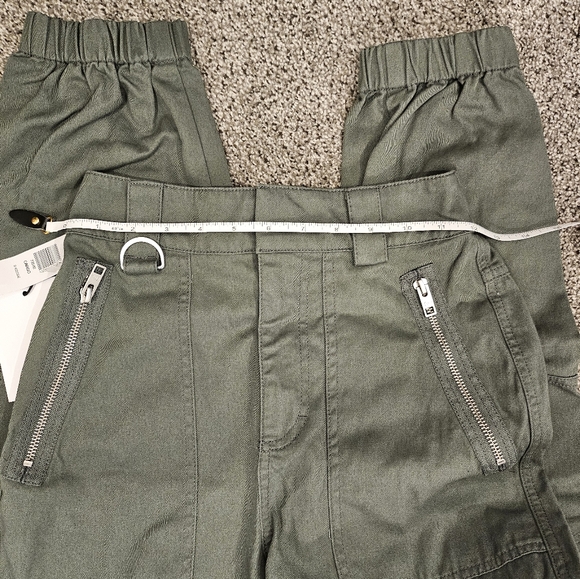 Aritzia TNA Cargo Jogger Sargesse Color - Picture 11 of 11